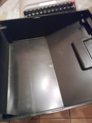 Máquina de escribir Olivetti Lettera 12