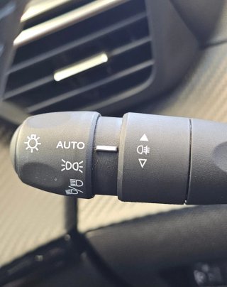 Peugeot 208 2024