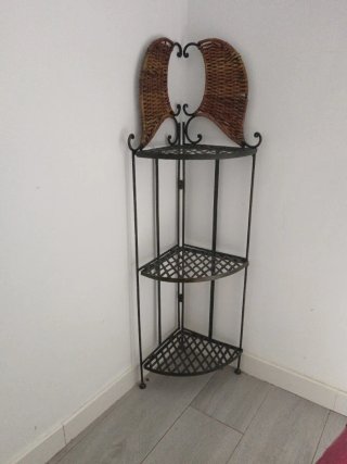 Estantería Rinconera de forja con alas decorativas