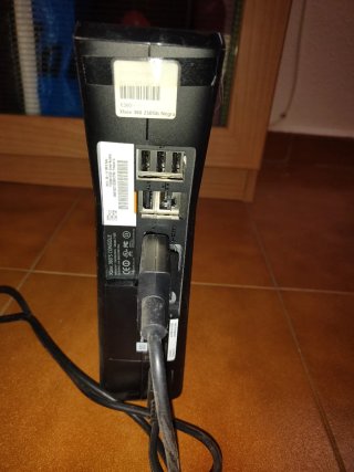 Xbox 360 Negra + 6 Juegos + 2 mandos