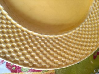 Prato amarelo Bordallo Pinheiro antigo