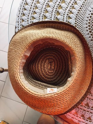 Sombrero de paja con lazada