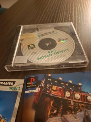 PlayStation 1: 4x4 World Trophy - BOXATO COMPLETO