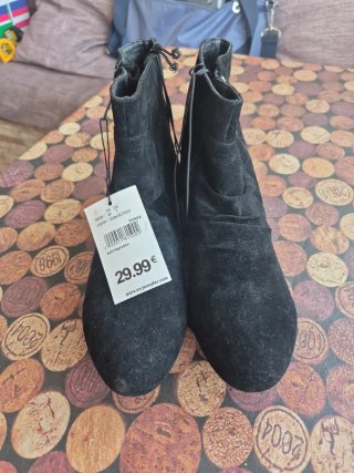 Botines negros talla 38