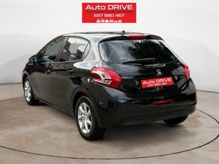 Peugeot 208 2015
