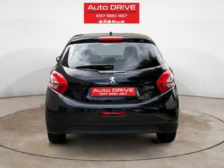 Peugeot 208 2015