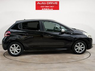 Peugeot 208 2015