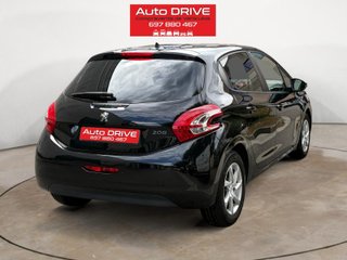 Peugeot 208 2015