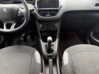 Peugeot 208 2015