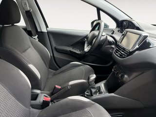 Peugeot 208 2015