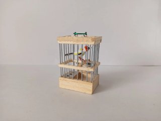 Jaula artesanal en miniatura hecha a mano