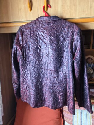 Cazadora mujer morada y roja