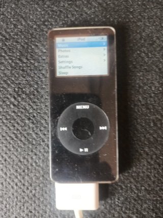4 iPods Apple Plata