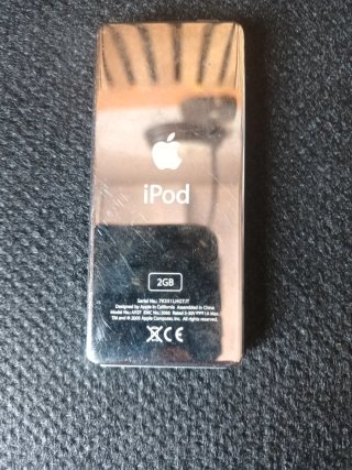 4 iPods Apple Plata
