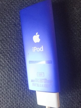 4 iPods Apple Plata