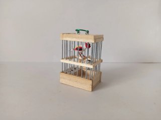 Jaula artesanal en miniatura hecha a mano