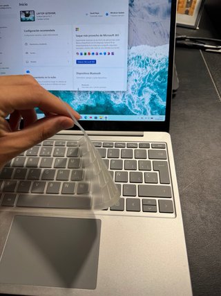 Microsoft Surface Laptop Go 3 i5 12ª Gen / 8 GB