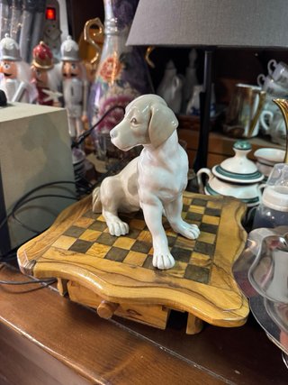 Figura perro porcelana