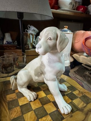 Figura perro porcelana