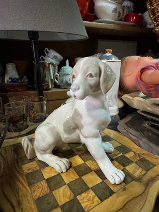 Figura perro porcelana