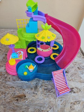Playset PinyPon con Piscina e Scivolo