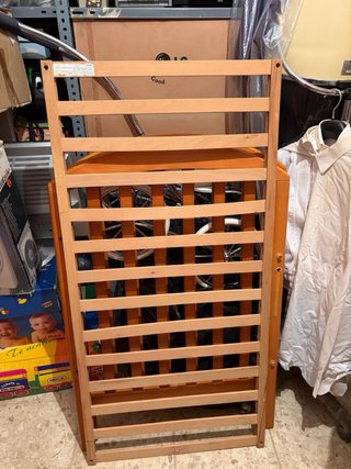 Cuna de madera