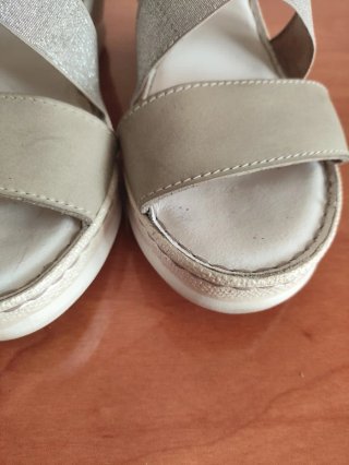 Sandalias Riposella Beige y Plateadas