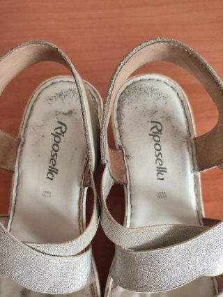Sandalias Riposella Beige y Plateadas