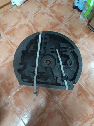 Porta herramientas para rueda de repuesto grup vag