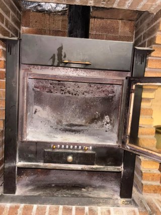 Estufa de leña con horno