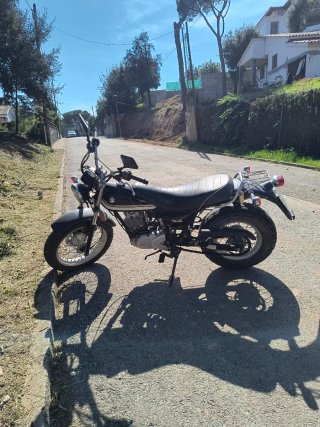 Suzuki Van Van 125 Negra