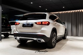 Mercedes-Benz GLA 180  2022