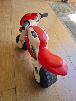 Moto correpasillos infantil