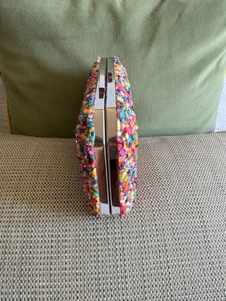 Bolso de fiesta multicolor. No envío