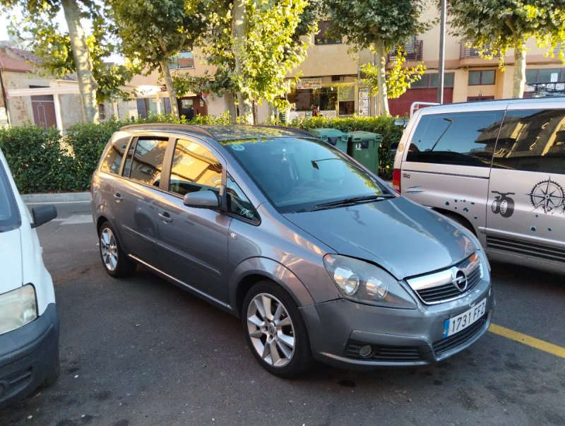 Opel Zafira 2007 - foto 1