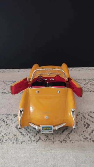 Coche Chevrolet Corvette 1957 Naranja