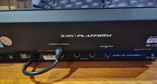 ICON PLATFORM M+ con pantalla D2