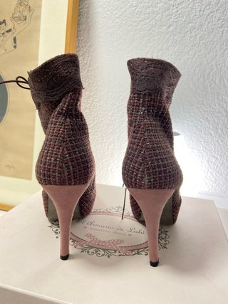 Botines de tacón con cordones y tejido