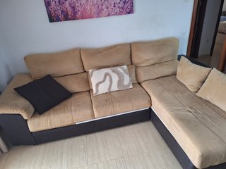 Sofá Chaiselongue Beige y Negro