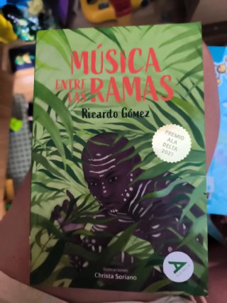 Música entre las ramas - Ricardo Gómez