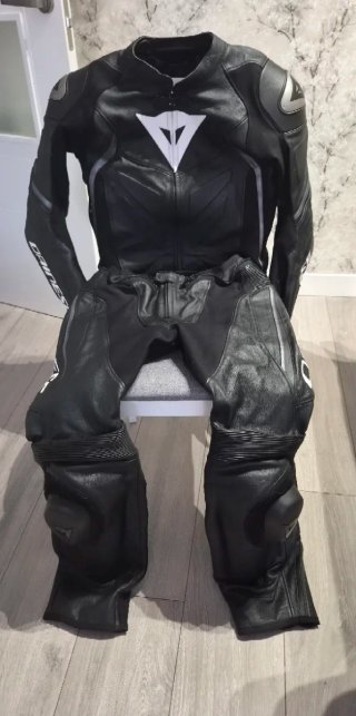Mono Moto Dainese Avro Cuero
