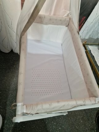 Minicuna con dosel y estampado de estrellas