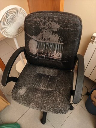 Silla de escritorio negra usada. Funciona perfecta