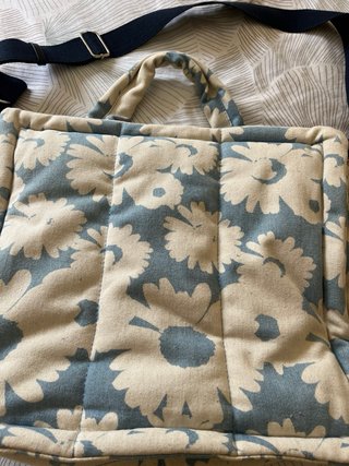 Bolso Tote Parfois Floral Azul y Beige