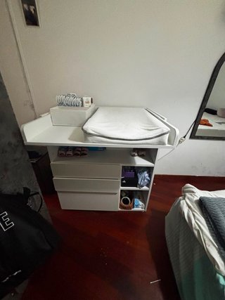 Cambiador de bebé blanco