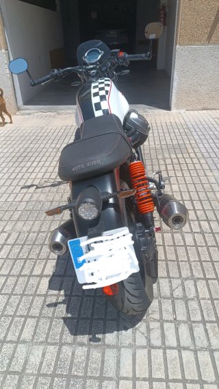 Moto Guzzi V7 Stone Ten Negra/Blanca