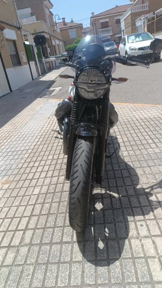 Moto Guzzi V7 Stone Ten Negra/Blanca