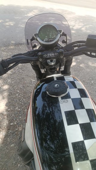 Moto Guzzi V7 Stone Ten Negra/Blanca