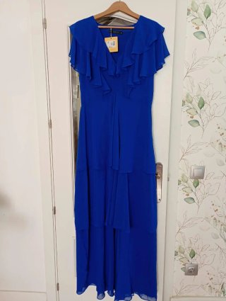 Vestido de fiesta azul con volantes. OCASIÓN