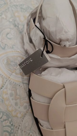 Sandalias cangrejeras Parfois beige